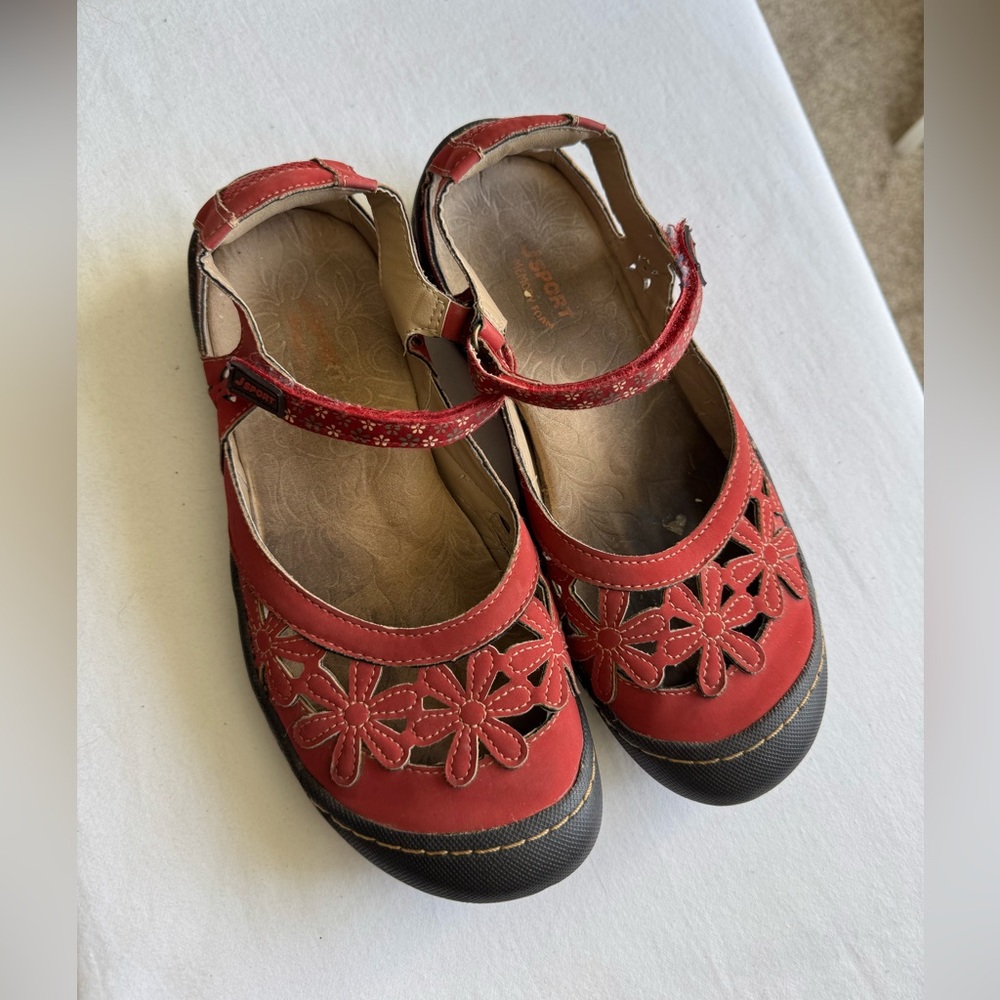 JBU by Jambu Wildflower Mary Jane, laser-cut floral design Size 7
